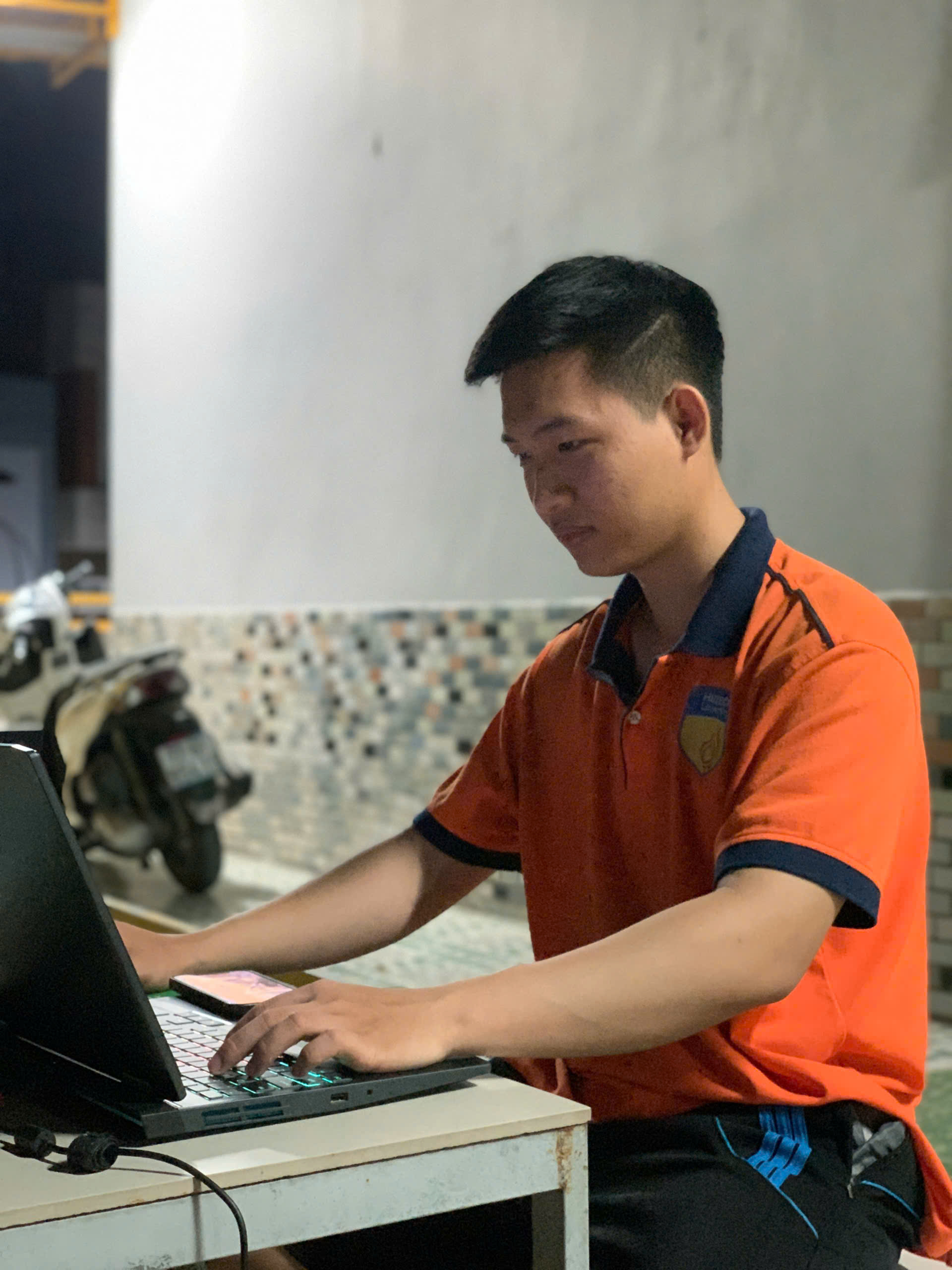 Làm bài tập nghiêm túc