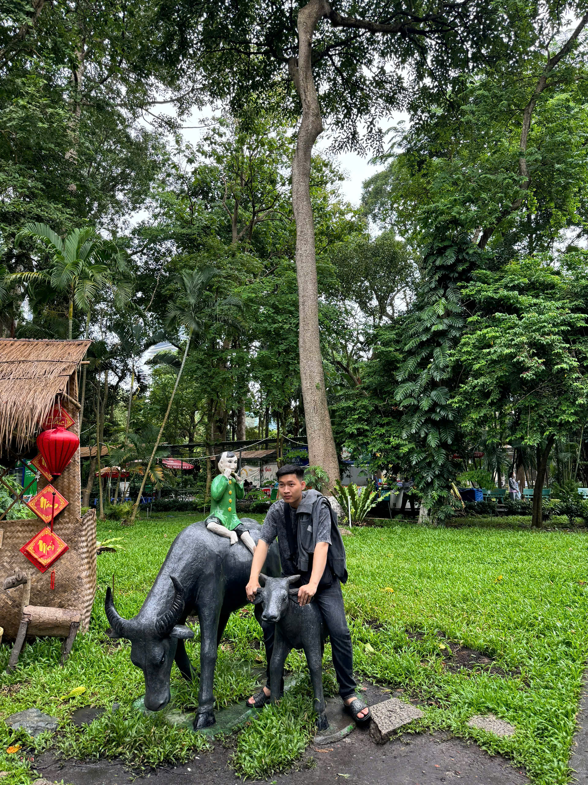 Selfie với tượng trâu
