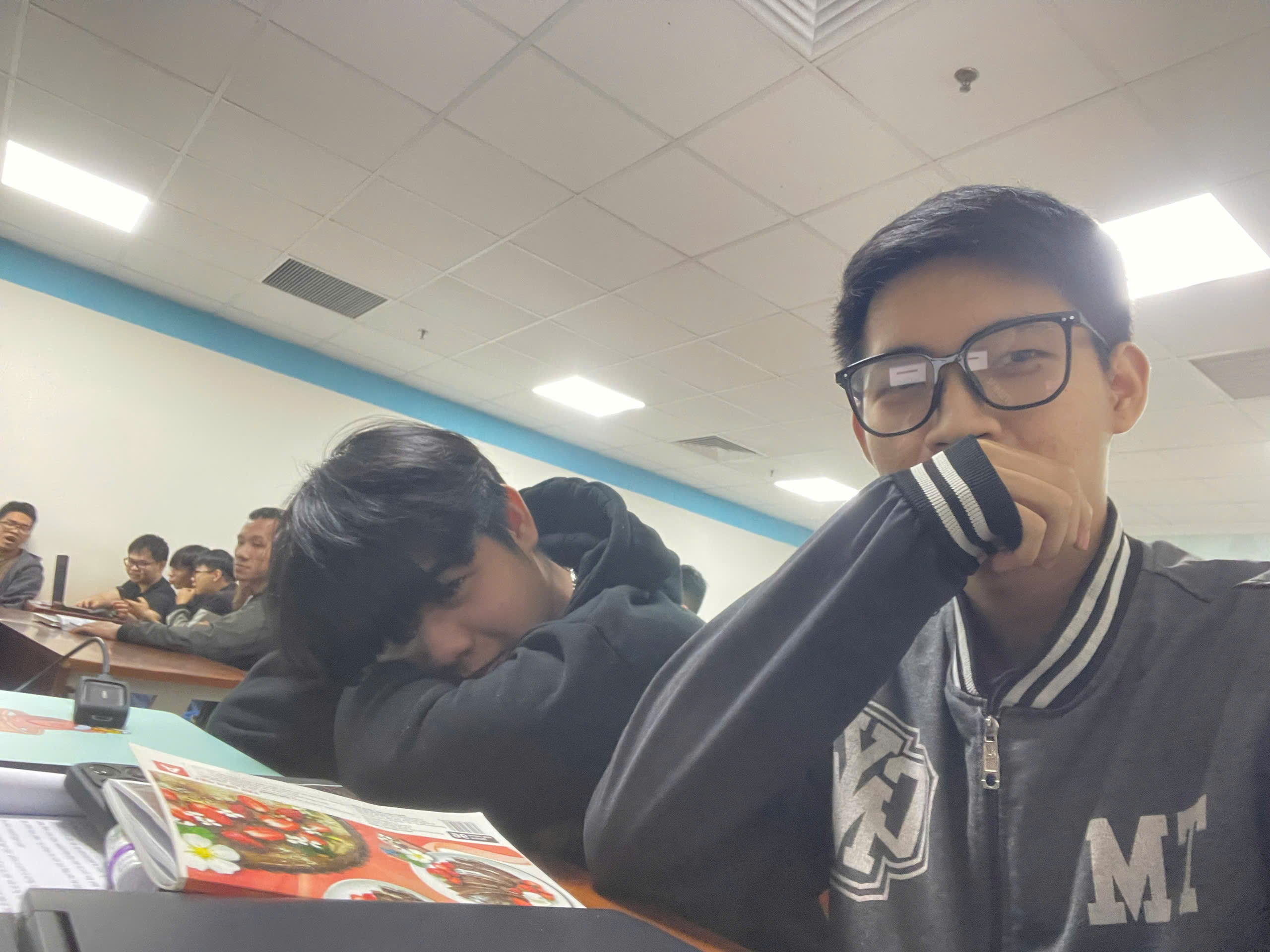 Selfie với anh em