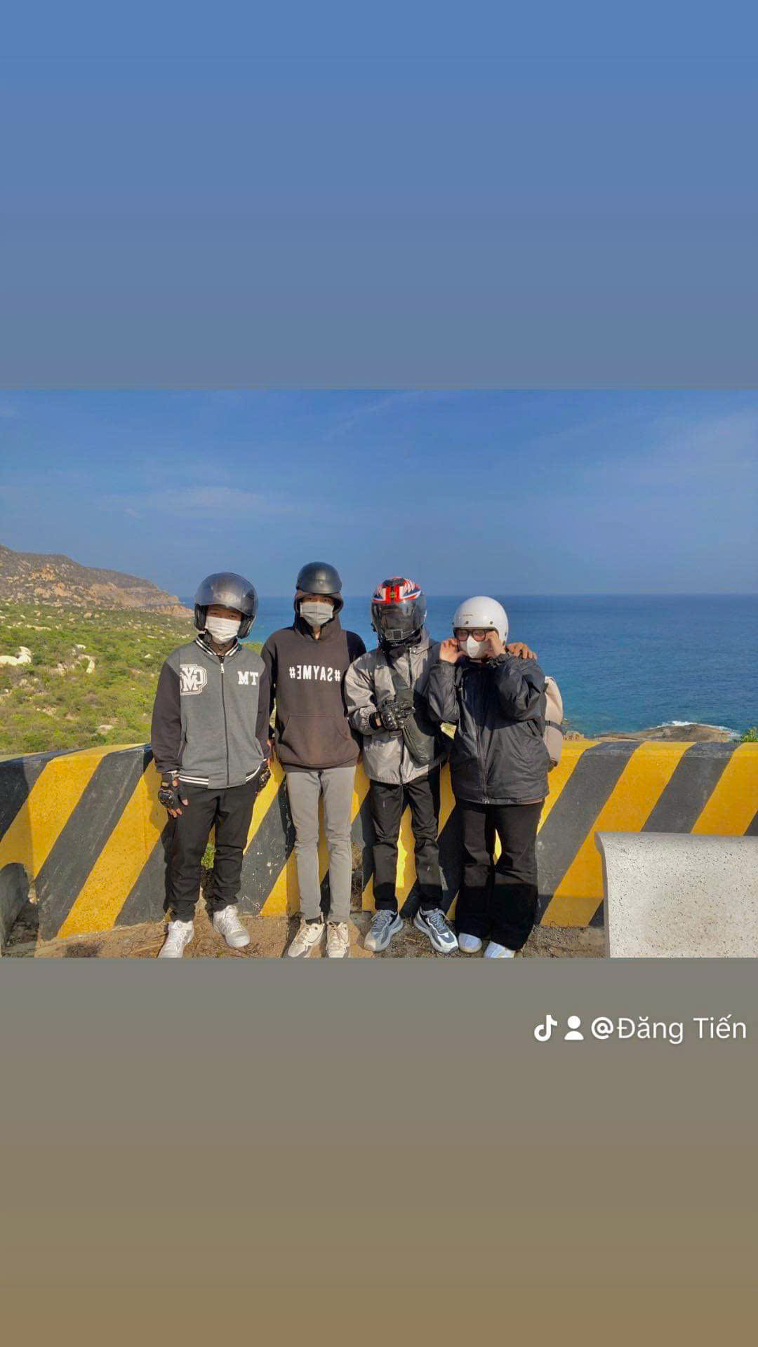 Du lịch với bạn bè